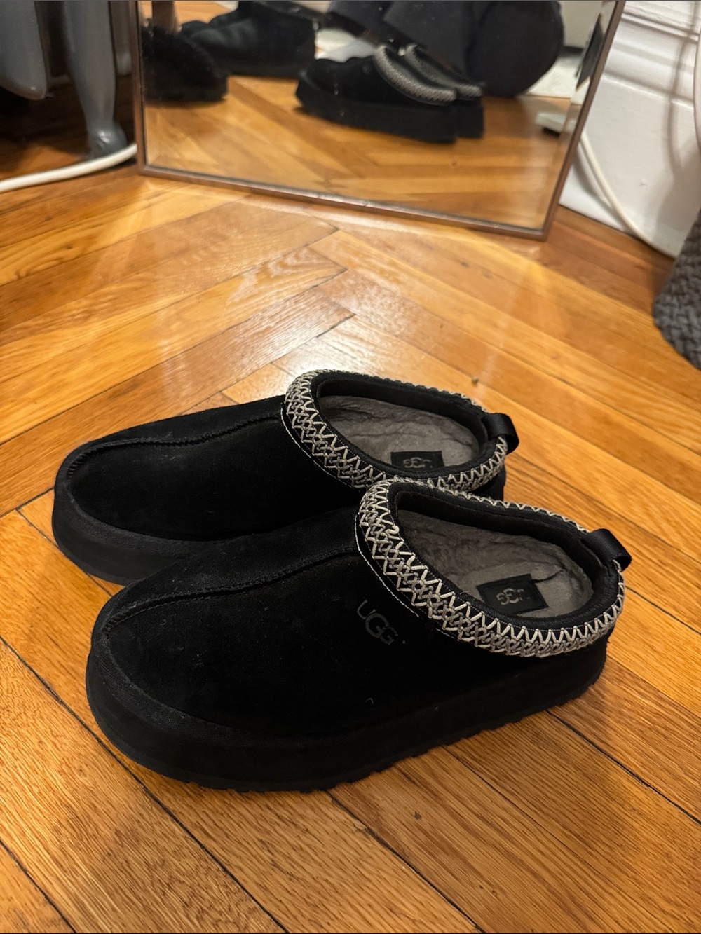 UGG Slippers Taz II